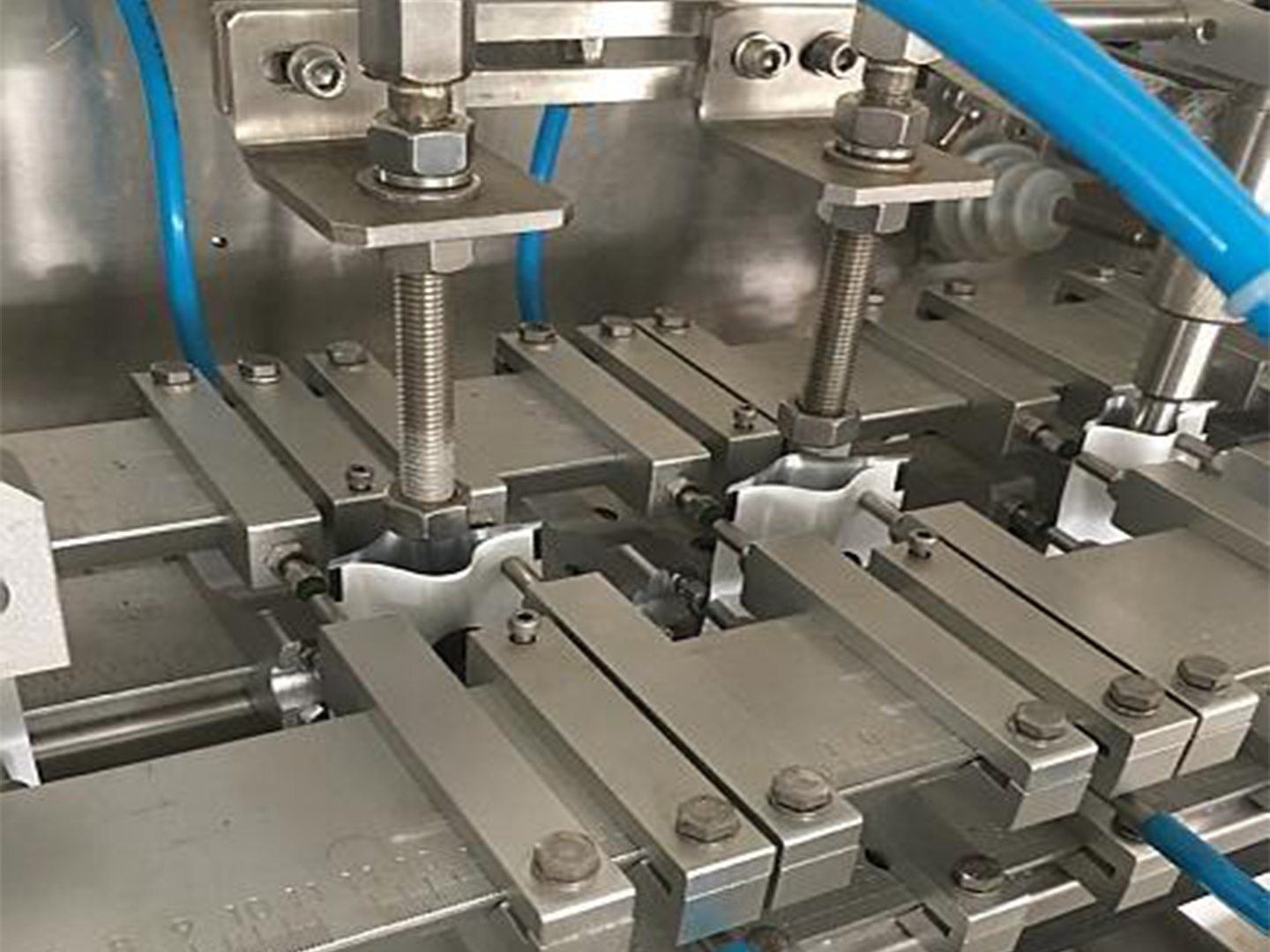 Multi Function Doypack Zipper Doypack Form Fill Seal Hffs Packing Machine Food Snack Candy Granular Packing Machine