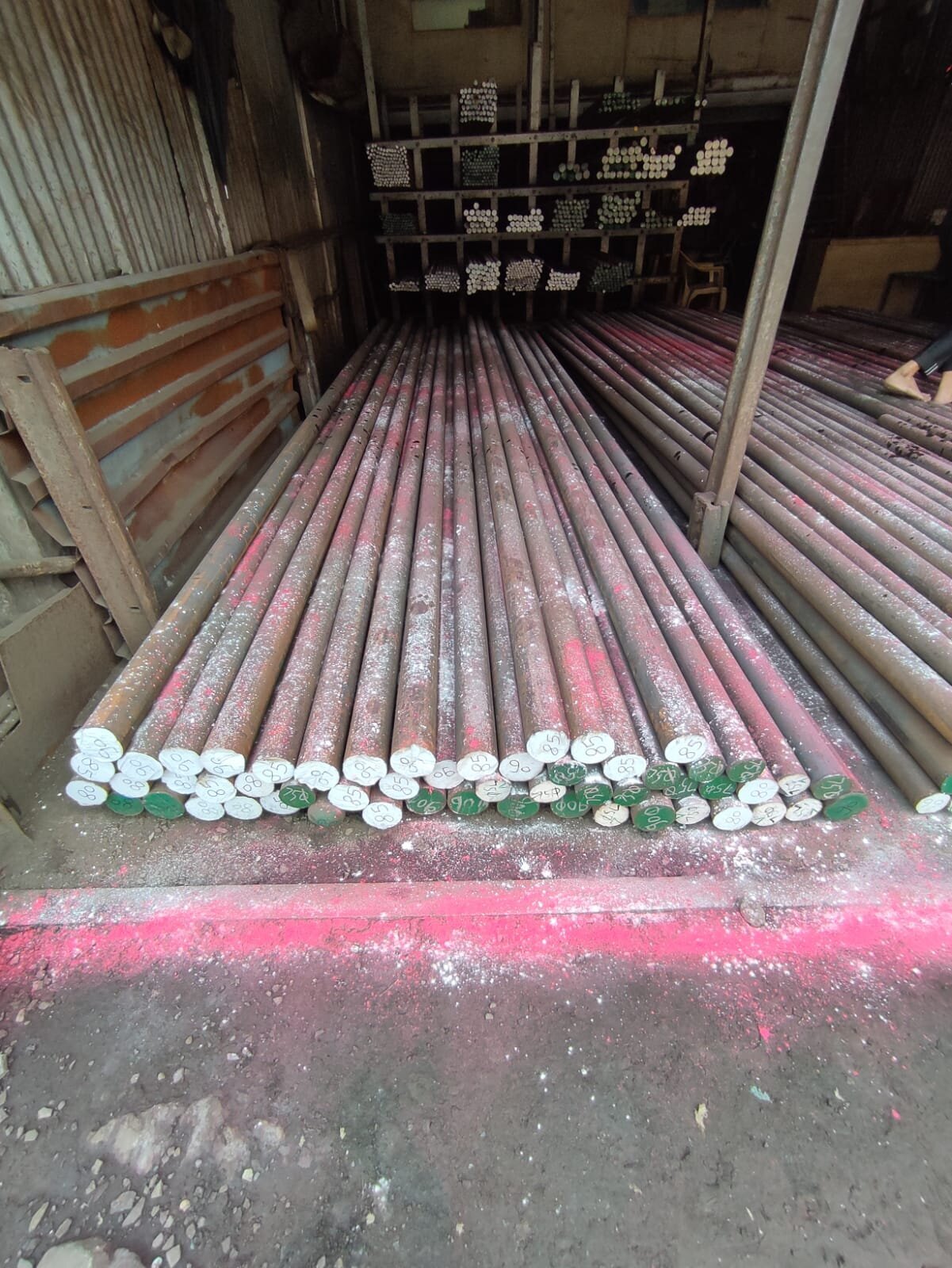 Ms Round Bar - Diameter 90mm, Length 6m | Alloy Sae 1018, Mill Finish, Tolerance 1mm, End Protector With Plastic Pipe Cap, Standard Jis