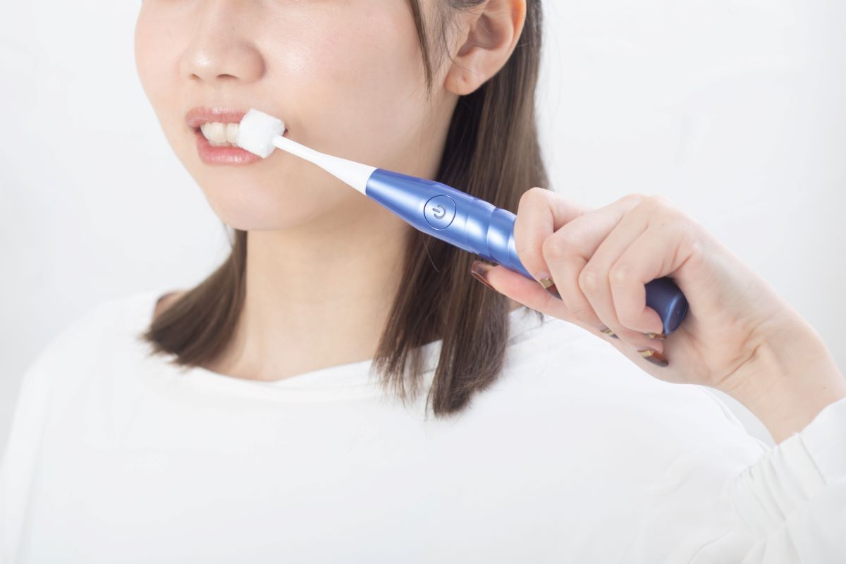 Popotan Twisty Toothbrush - Bristle Material: Plastic