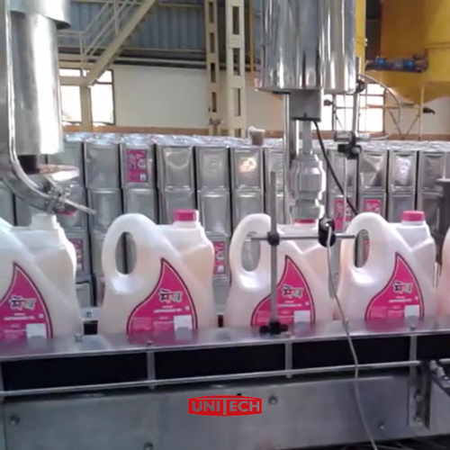 Silver Automatic Linear Screw Capping Machine