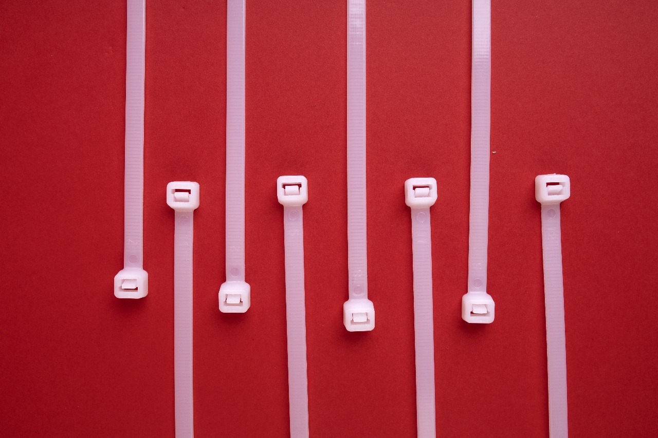 White Nylon Cable Tie 2.5x150mm - Nylon 66, White, Self-locking, Uv Resistant, Flame Retardant Ul94v-2
