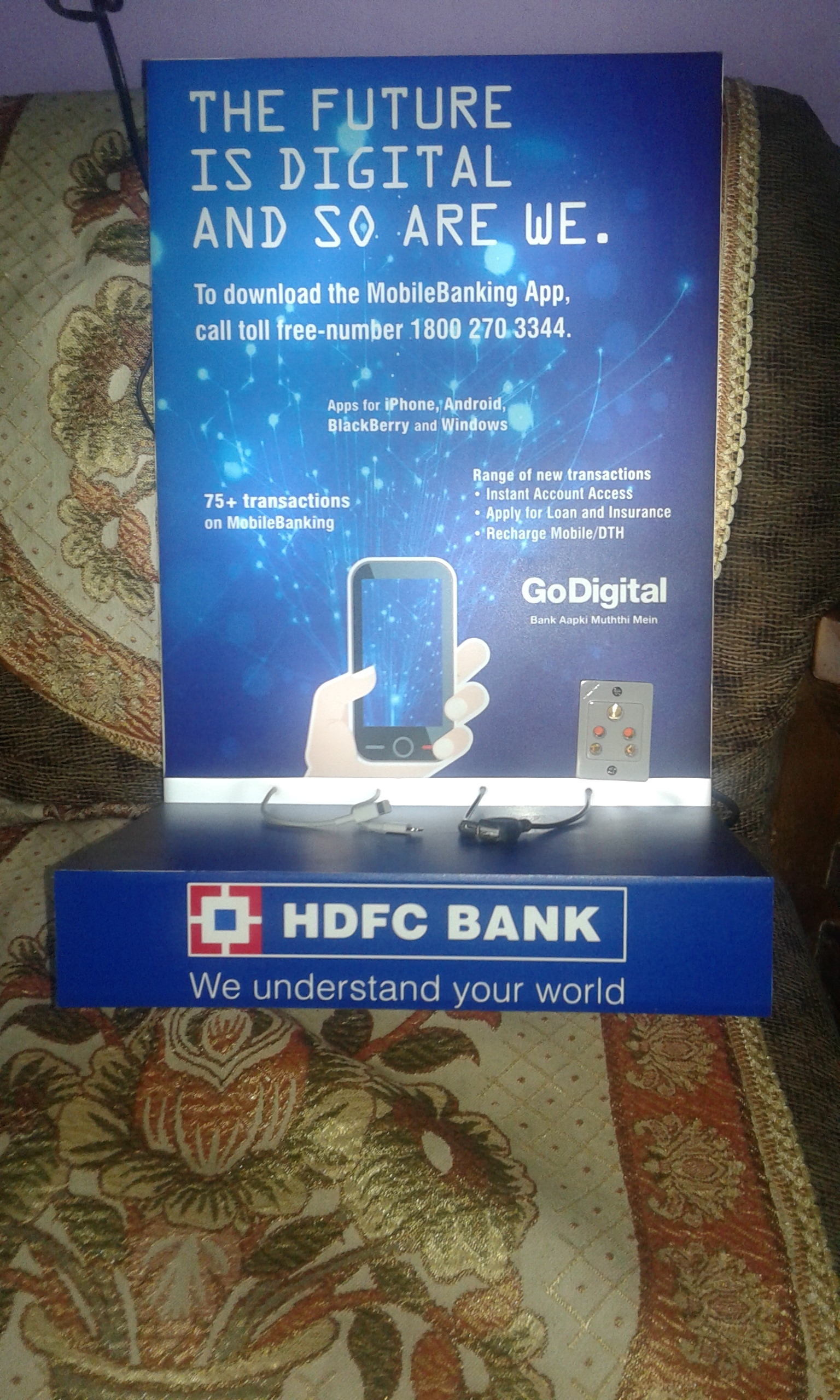 Table Top Mobile Charging Stand Body Material: Acrylic