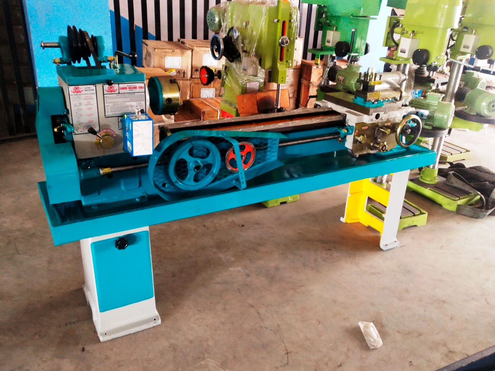 Light Duty Lathe Machine - Manual Operation | Ideal For Precision Machining And Crafting