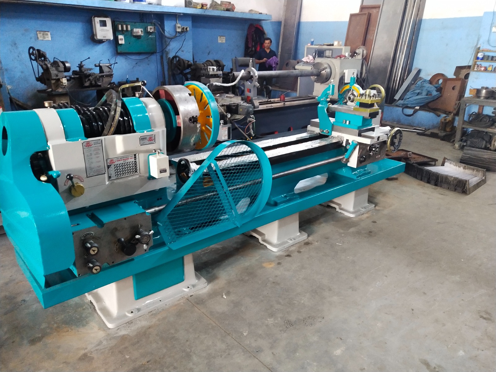 10 Feet Heavy Duty Lathe Machine - Graded Casting, 1800 Kg Weight, 530 Mm Max. Swing Diameter | Semi Automatic Control, High Efficiency, Eco Friendly, Low Noise, Simple Control, Human Machine Interface