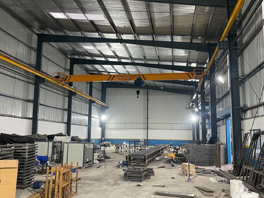 Single Girder Eot Crane - 3-25 Meter Span, Yellow Color | 0.5-15 Ton Load Capacity, Pendant Control, Emergency Stop, Electric Power Supply