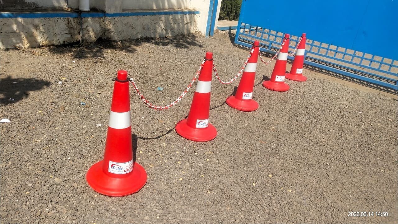Road Safety Cones (750 Mm Round Base) - Plastic Material, Dia 375 Mm X H 750 Mm, Red & Yellow Reflective, Flexible Design, Low Maintenance Usage