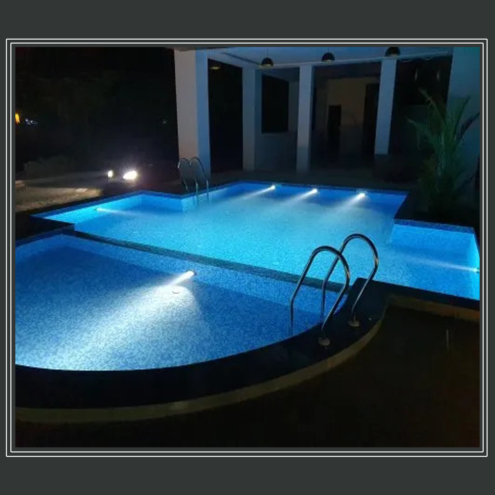 Swimming Pool - Color: Blue