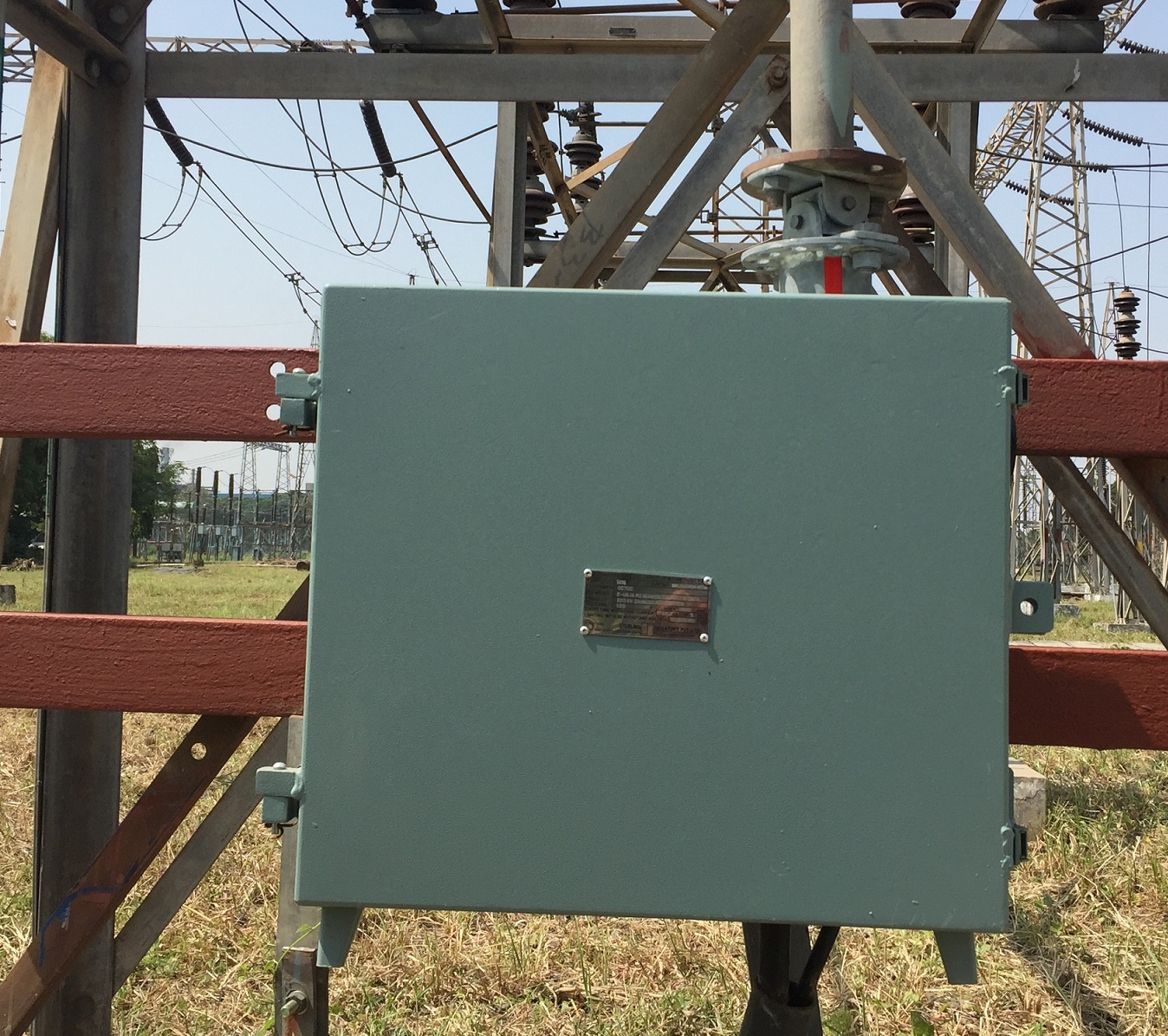 Motor Operated Mechanism For Isolator - Application: Substation