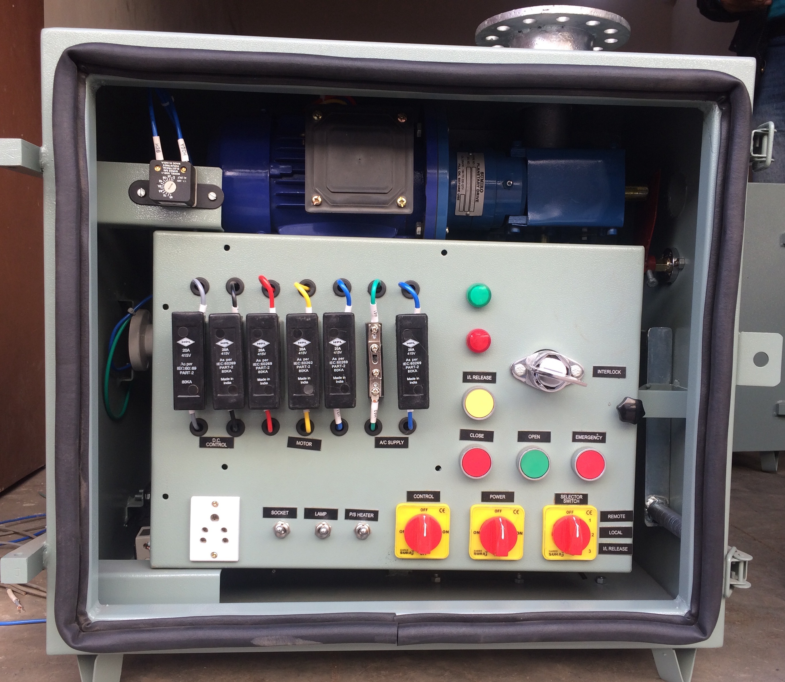 Motor Operated Mechanism For Isolator - Application: Substation