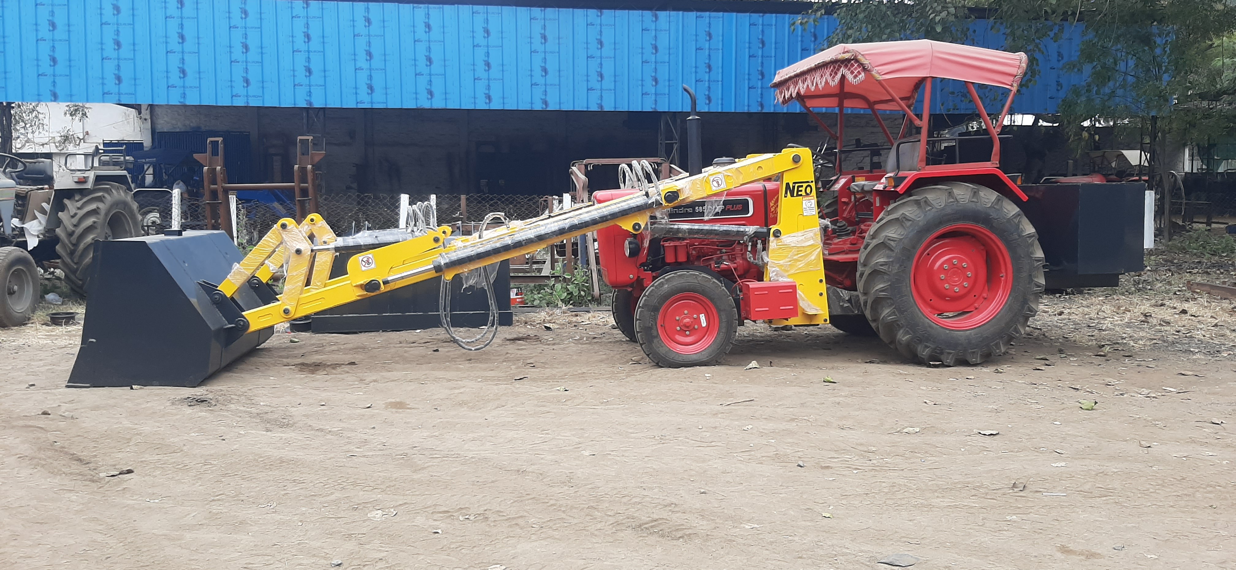 Neo Telescopic Husk Loader - Color: Green