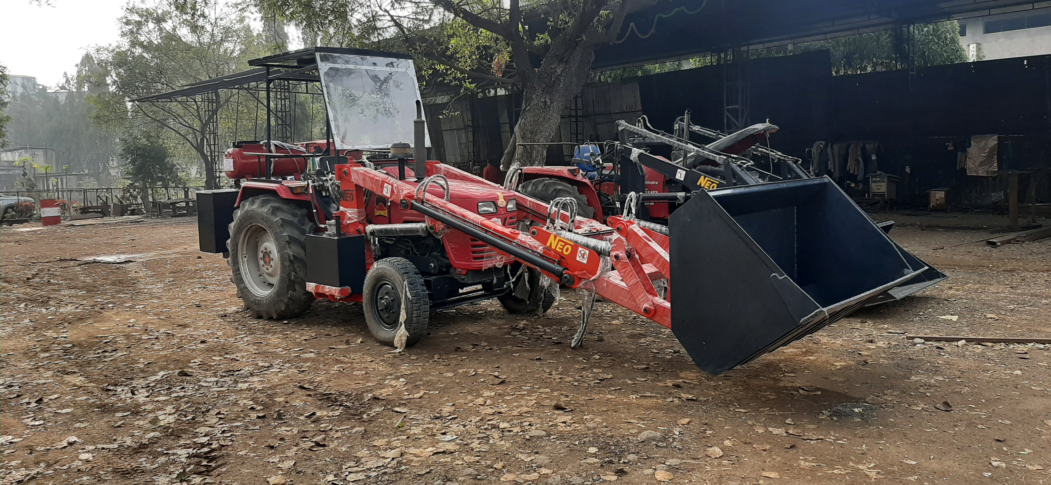 Neo Telescopic Husk Loader - Color: Green