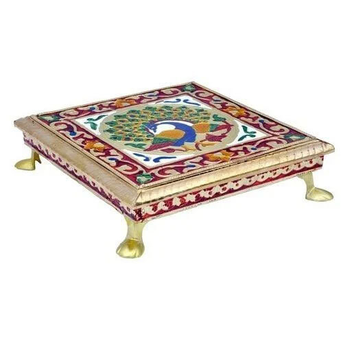 मल्टीकलर डिज़ाइनर पूजा चौकी