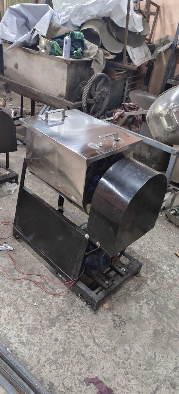 Ribbon Mixer - Mild Steel, 30x15x30 Cm | 10kg Capacity, Manual Operation, U-type Tank Design, Silver And Black Finish, One Year Warranty
