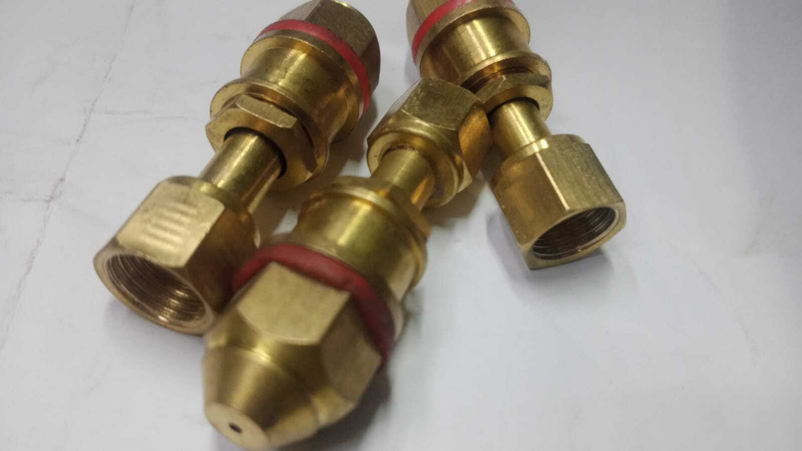 Spray Nozzle - Durable Plastic Material | Adjustable Spray Pattern, Ergonomic Grip, Versatile Use