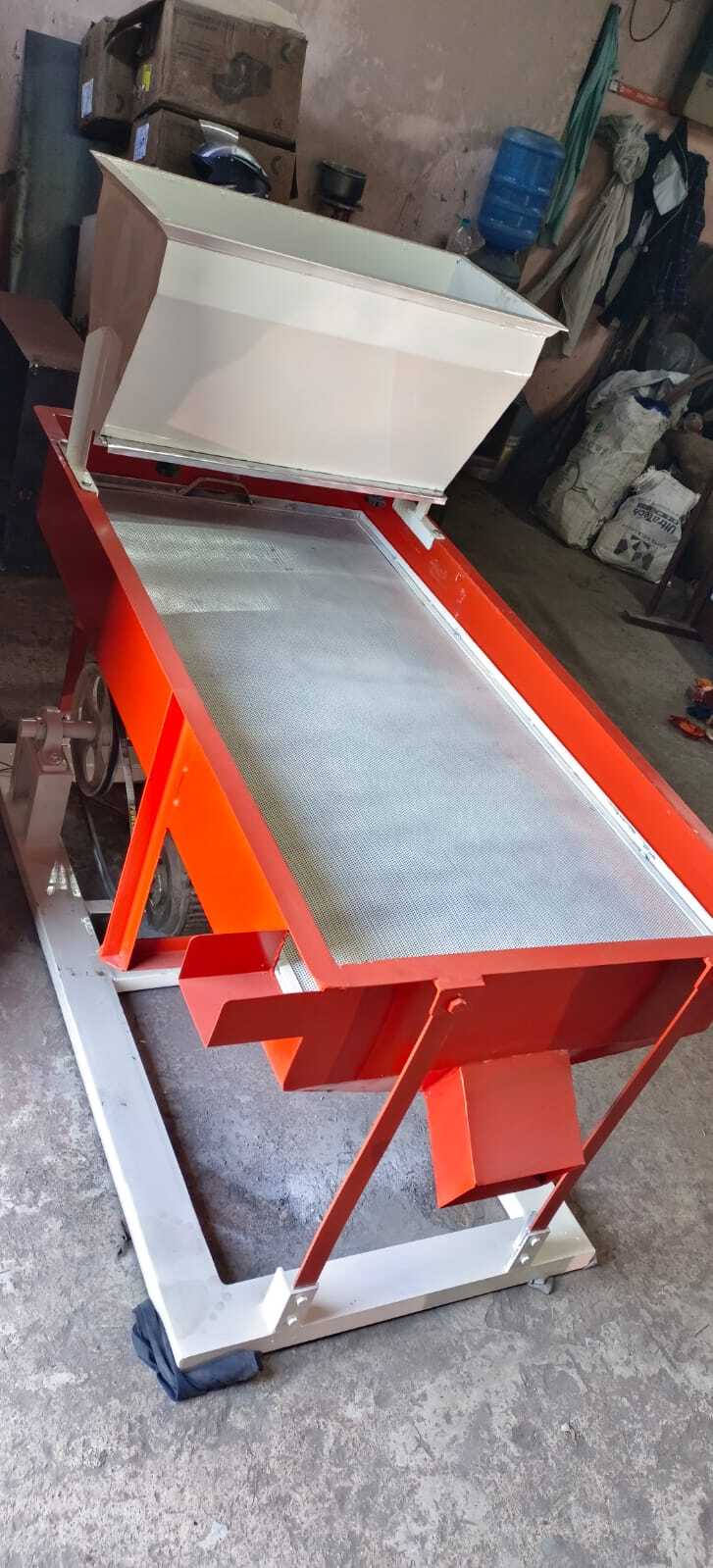 Grain Separator Cleaning Machine - Cast Iron, 52x28x42 Inch , 1000 Kg/hr Capacity, 1 Hp Power, Lower Energy Consumption