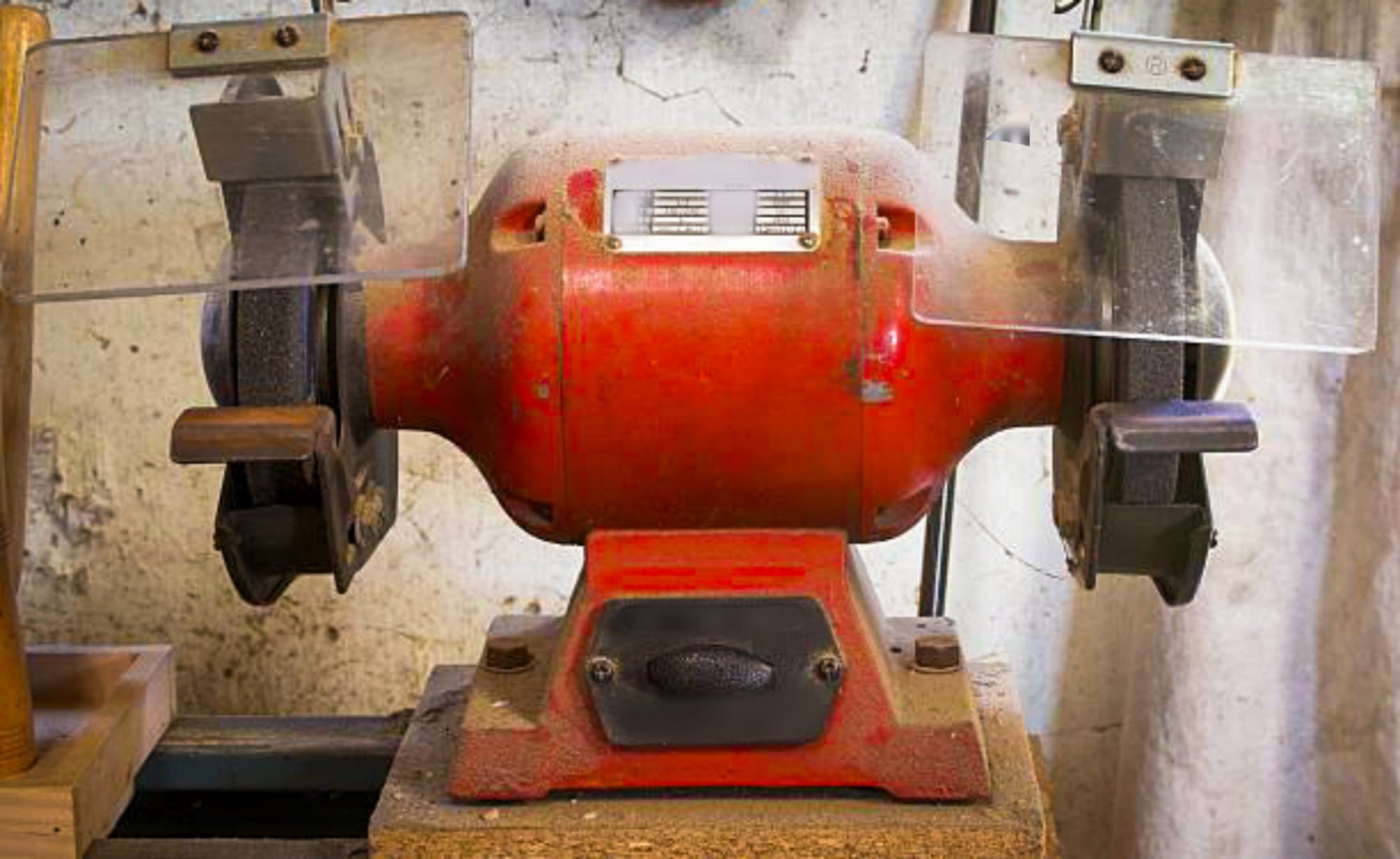 Bench Grinder Machine - Durable Cast Iron Body, High Precision Motor - Ideal For Metalwork And Tool Sharpening