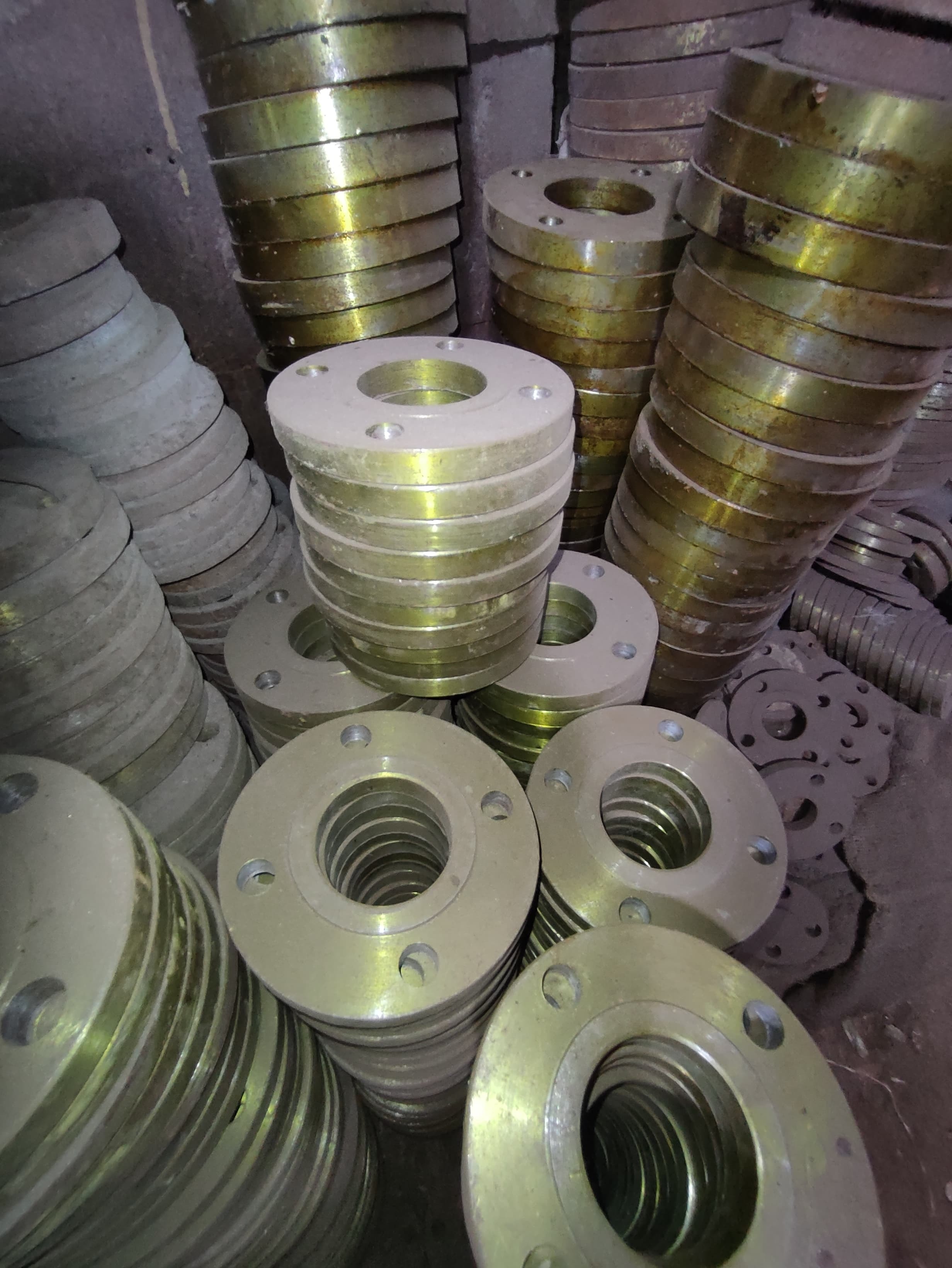 Slip-on Flanges - Carbon Steel, Various Sizes, 150 Psi Pressure Rating, Customizable Dimensions, Galvanized Finish, Asme B16.5 Standards