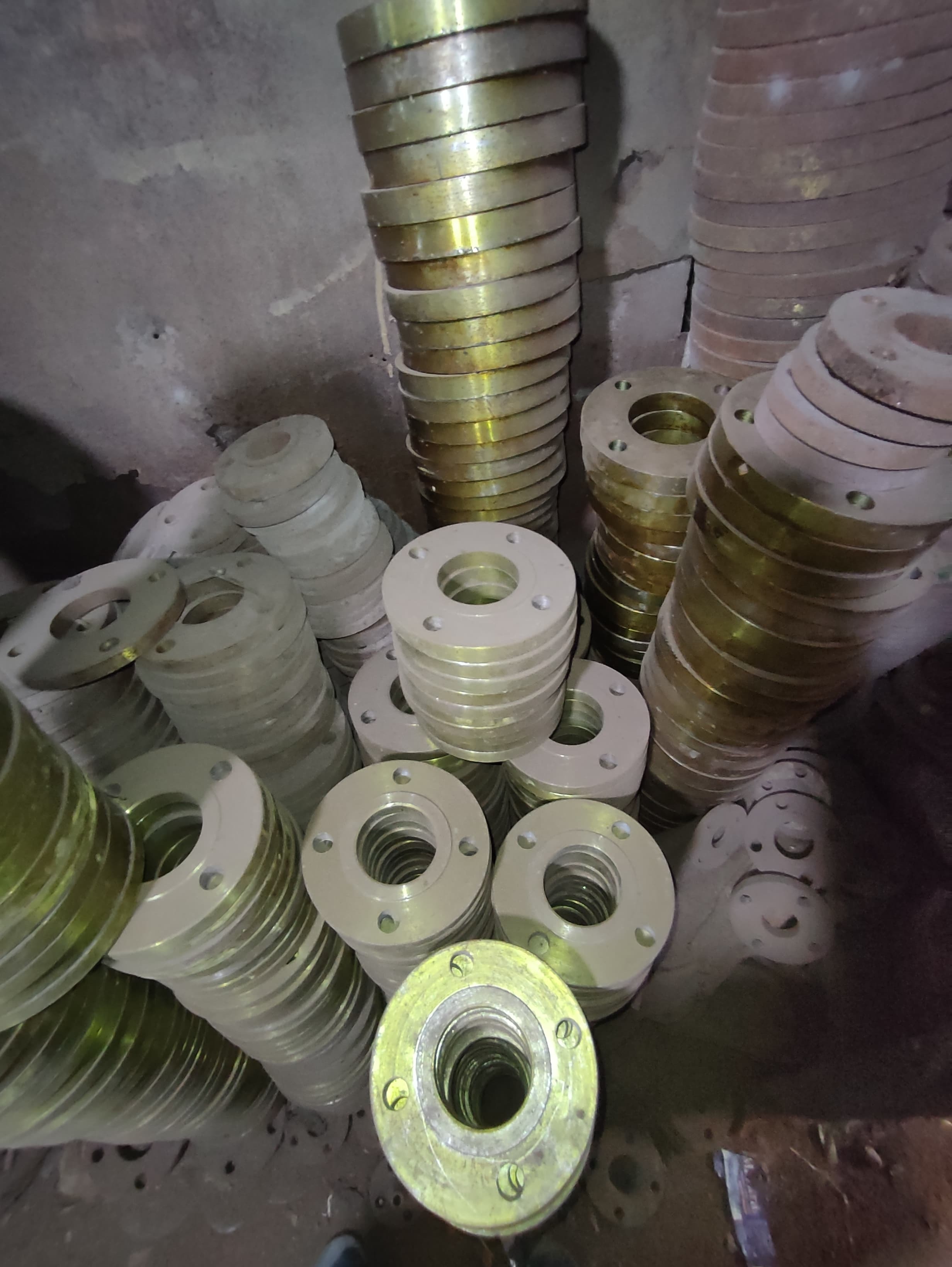 Slip-on Flanges - Carbon Steel, Various Sizes, 150 Psi Pressure Rating, Customizable Dimensions, Galvanized Finish, Asme B16.5 Standards