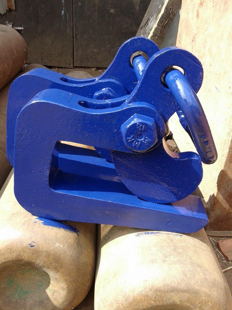 Lifting Clamp - Color: Orange