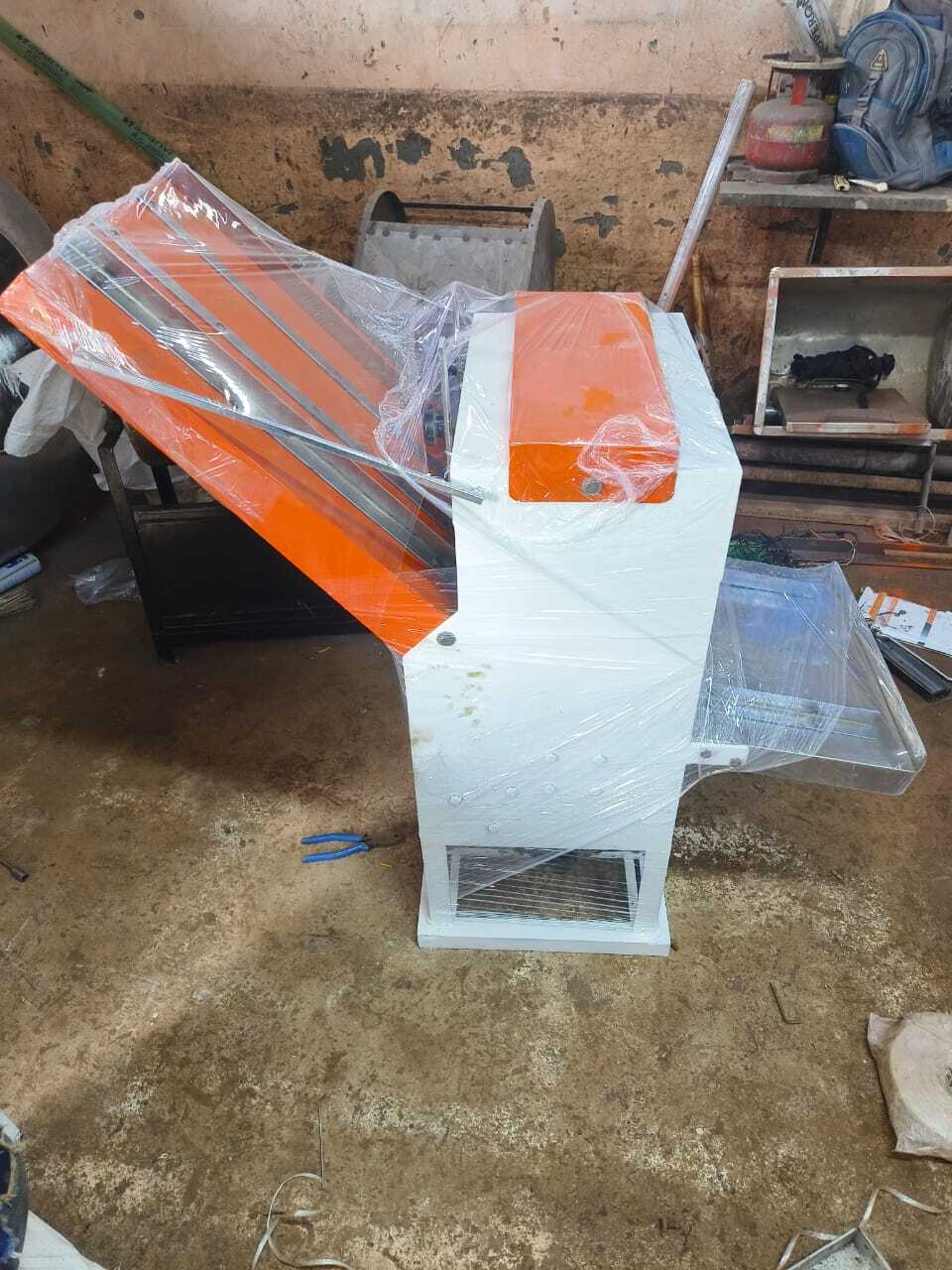 Bread Slicer - Other Material, 20x20x42 Cm Dimensions, White And Orange Color | Semi Automatic, One Year Warranty, 60 Kg Weight