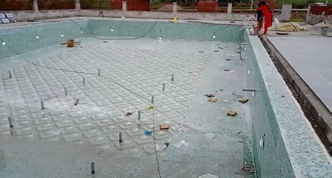 Brown Hotel Swimming Pool