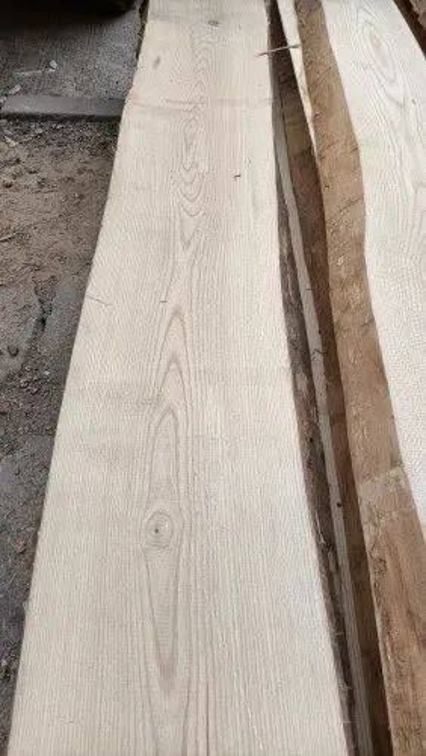 Ash Wood - Various Dimensions | Straight Grain 600 Kg/mâ³ Density 1.35 Hardness 10% Moisture Content