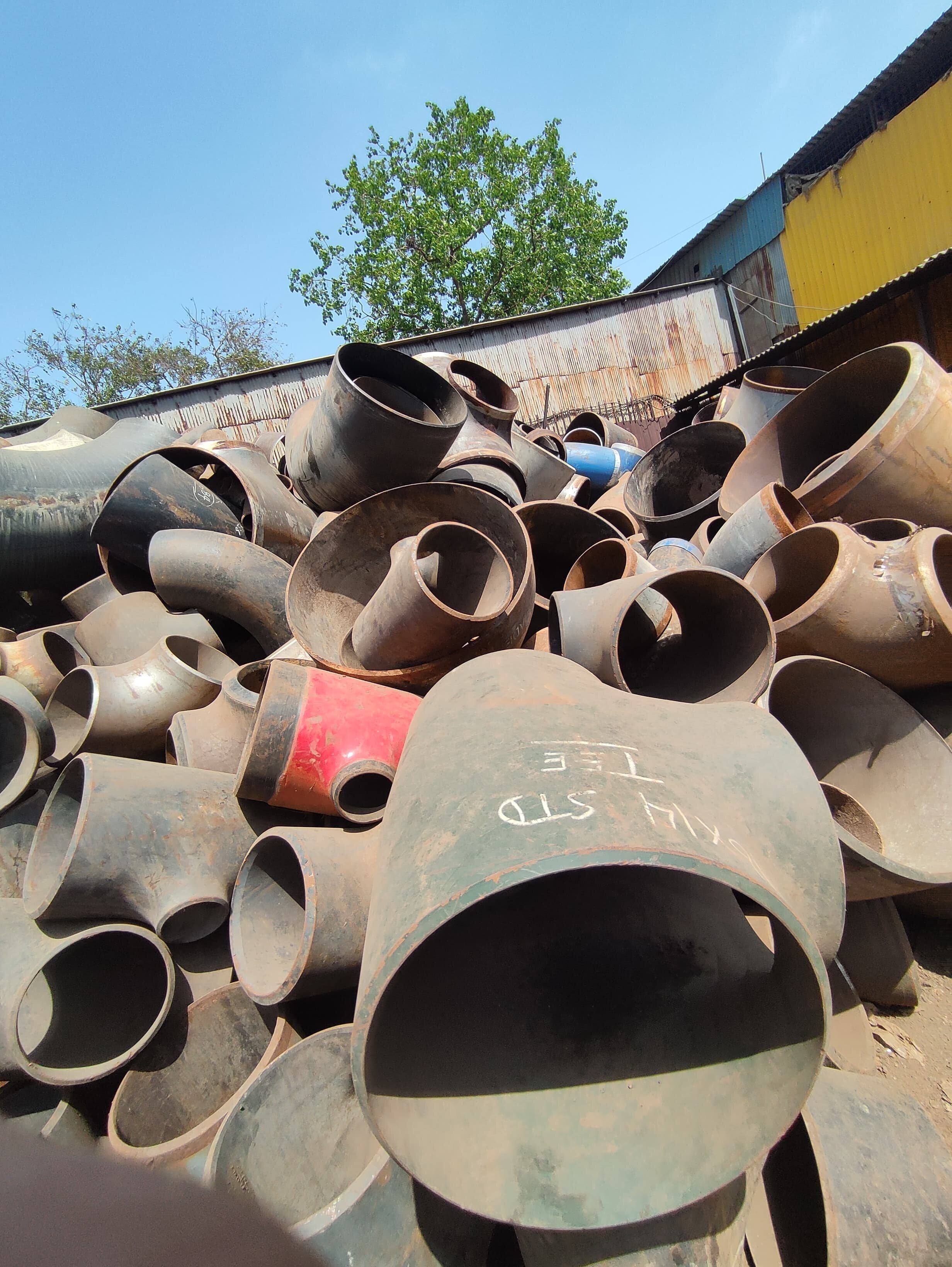 Dubai Ms Elbows - Carbon Steel A234 Seamless Pipe Elbow Mix Size, Black, Cold Drawn, Varnished, Soft Hardness, Round Shape, Other Connection