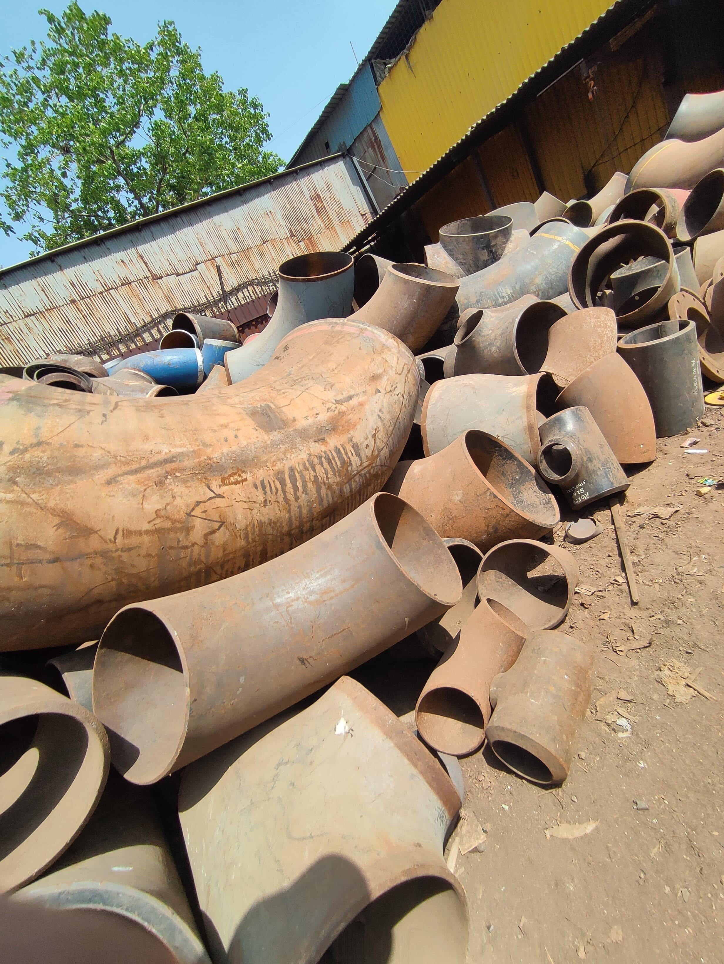 Dubai Ms Elbows - Carbon Steel A234 Seamless Pipe Elbow Mix Size, Black, Cold Drawn, Varnished, Soft Hardness, Round Shape, Other Connection