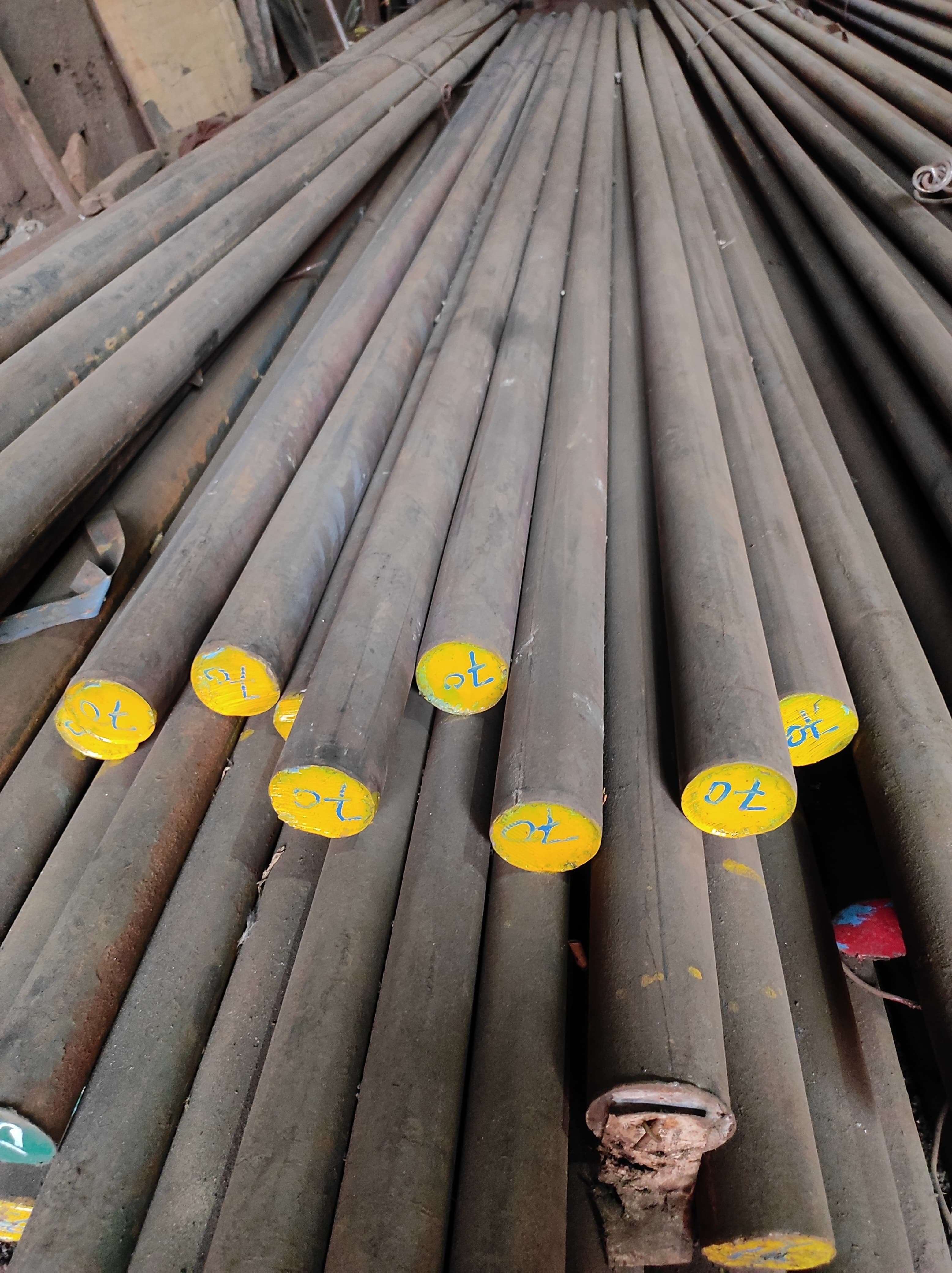 En-8 Round Bar - 70mm Diameter, 6m Length | Centreless Ground & Black Finish, Pure Medium Carbon Steel, Compliant With Astm, Bs, Gb, Jis Standards