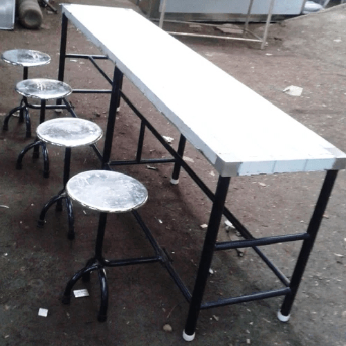 4 Seater Dining Table - Artwork: Machine Made