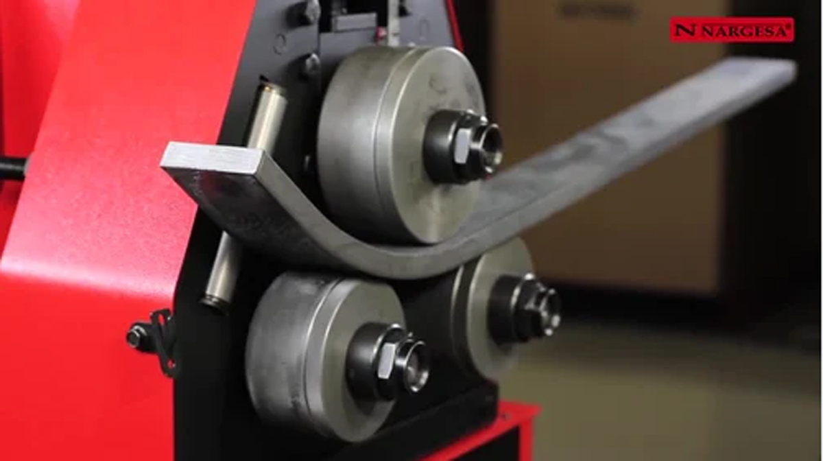 Section Bending Machine Mc150b - Bend Radius: Depending Upon Size Millimeter (Mm)