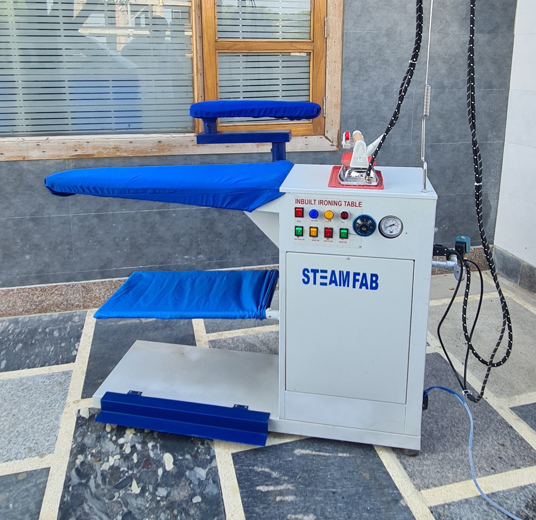 Utility Ironing Table Uit-814 - Capacity: Depend To Operators Kg/day