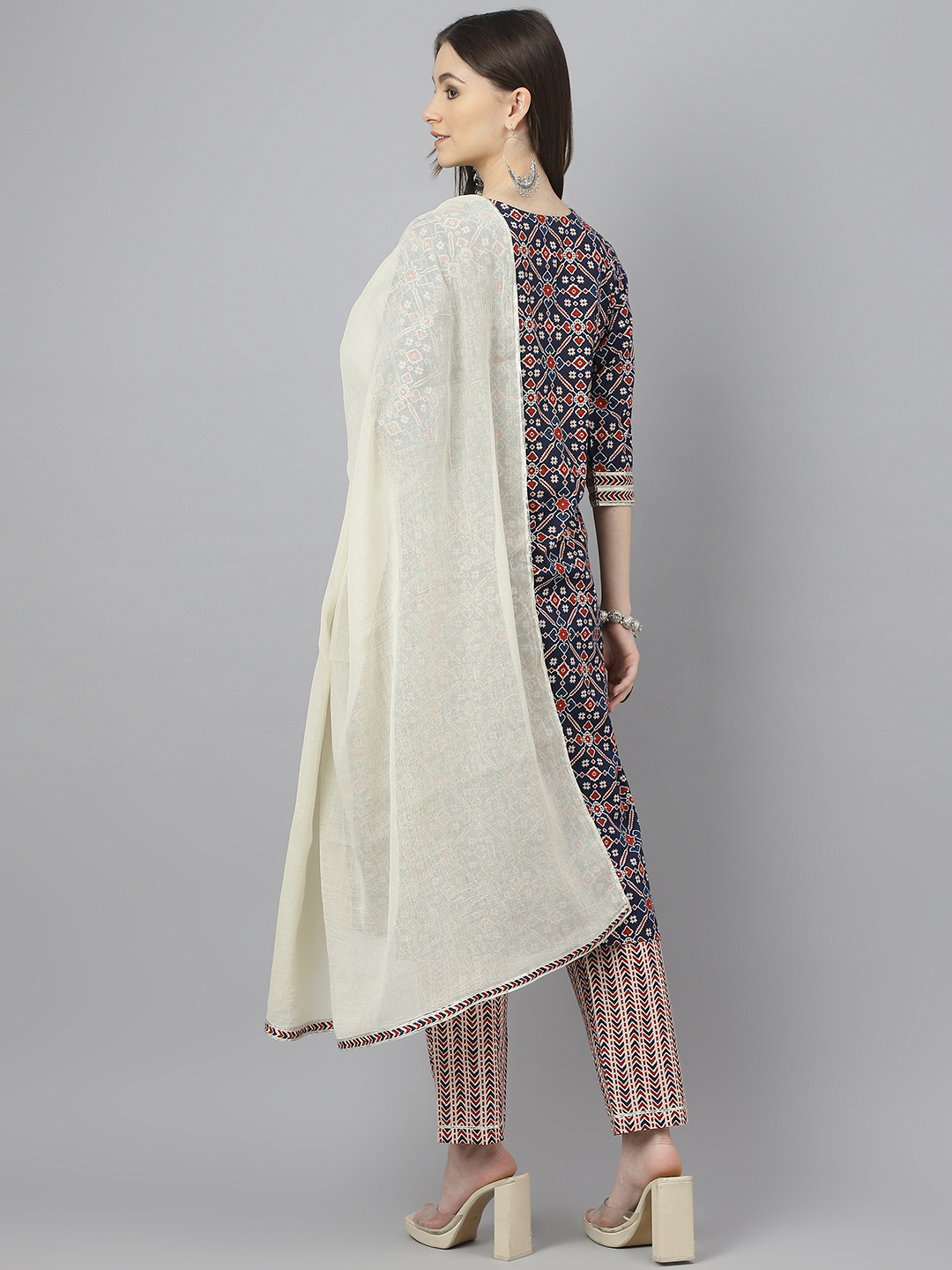 Ladies Kurta Set