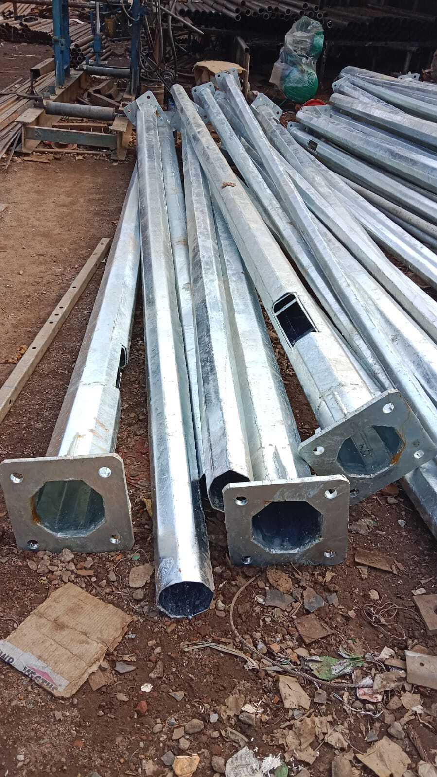 Octagonal Pole Application: Lighting