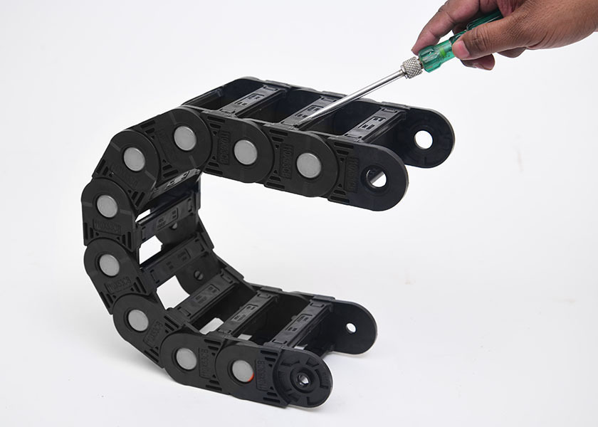 Drag Chain With Removable Width Links
