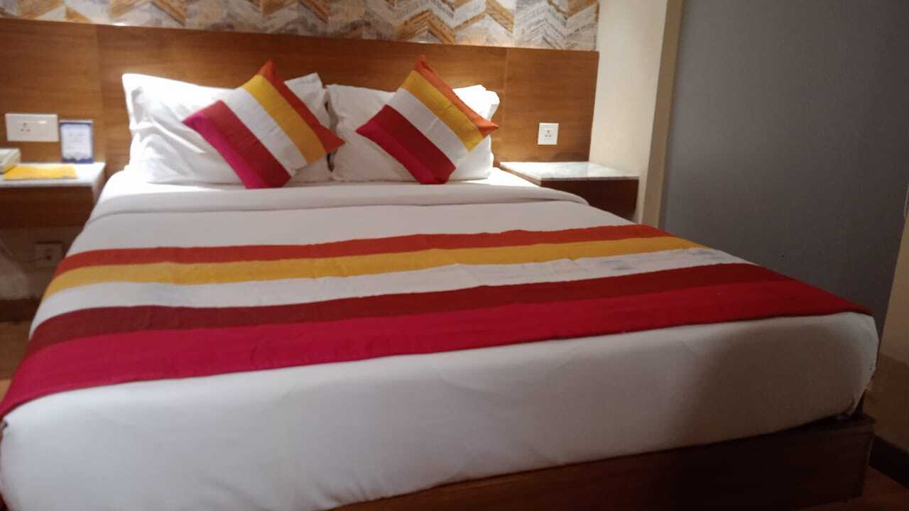 Digital Bed Runner - Multi Color Polyester, 18x96 Inch Bed Runner With 2 Cushion Covers (16x16 Inch), Quick Dry, Shrink Resistant, Patchwork Design