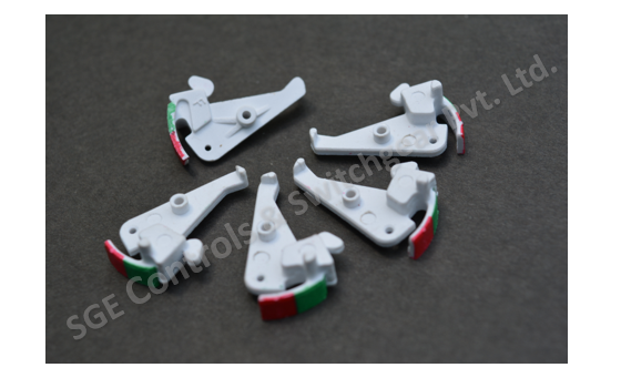 Mcb Outer Latch - Pbt-scanyl Material, Twin Poles, White Finish, 32 Amp Rated Voltage | Double Phase, 2 Grams Weight, Latch Mechanism