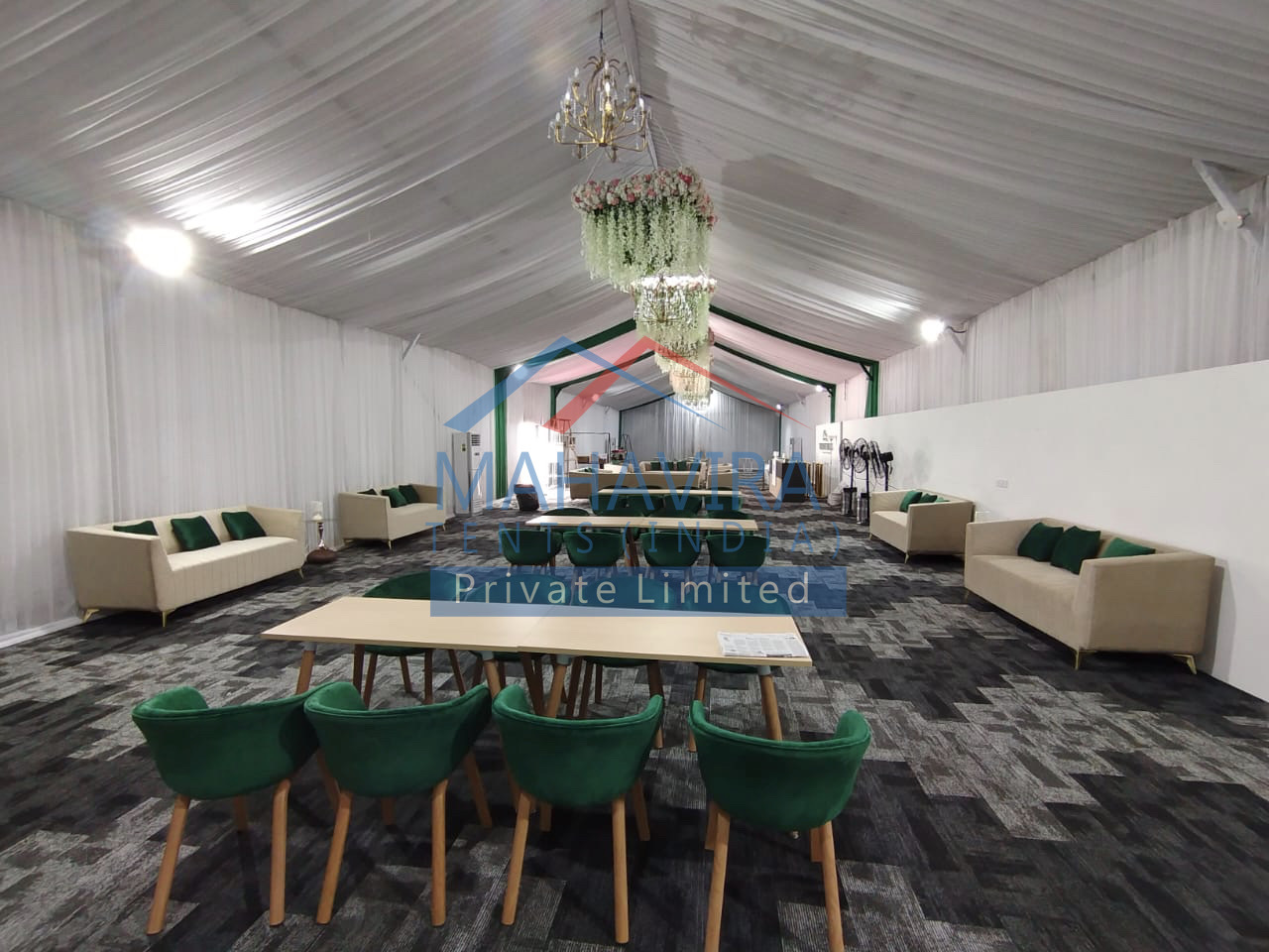 Exhibition Tent Capacity: 5+ Person