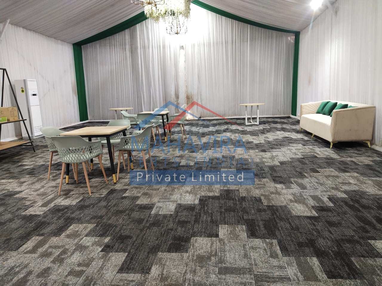 Exhibition Tent Capacity: 5+ Person