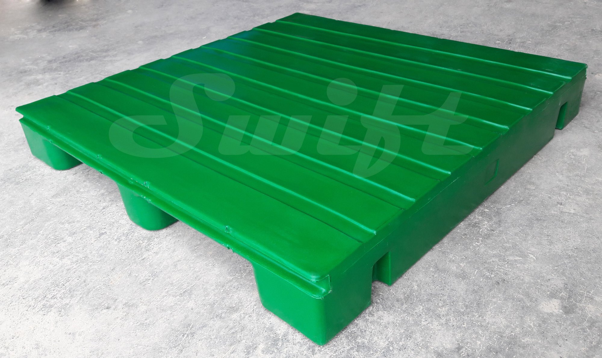 Roto Moulded Plastic Pallets - Heavy-duty Lldpe | 4-way Entry, 1000-4000 Kg Load Capacity, Single Faced Design, Premium Quality Performance