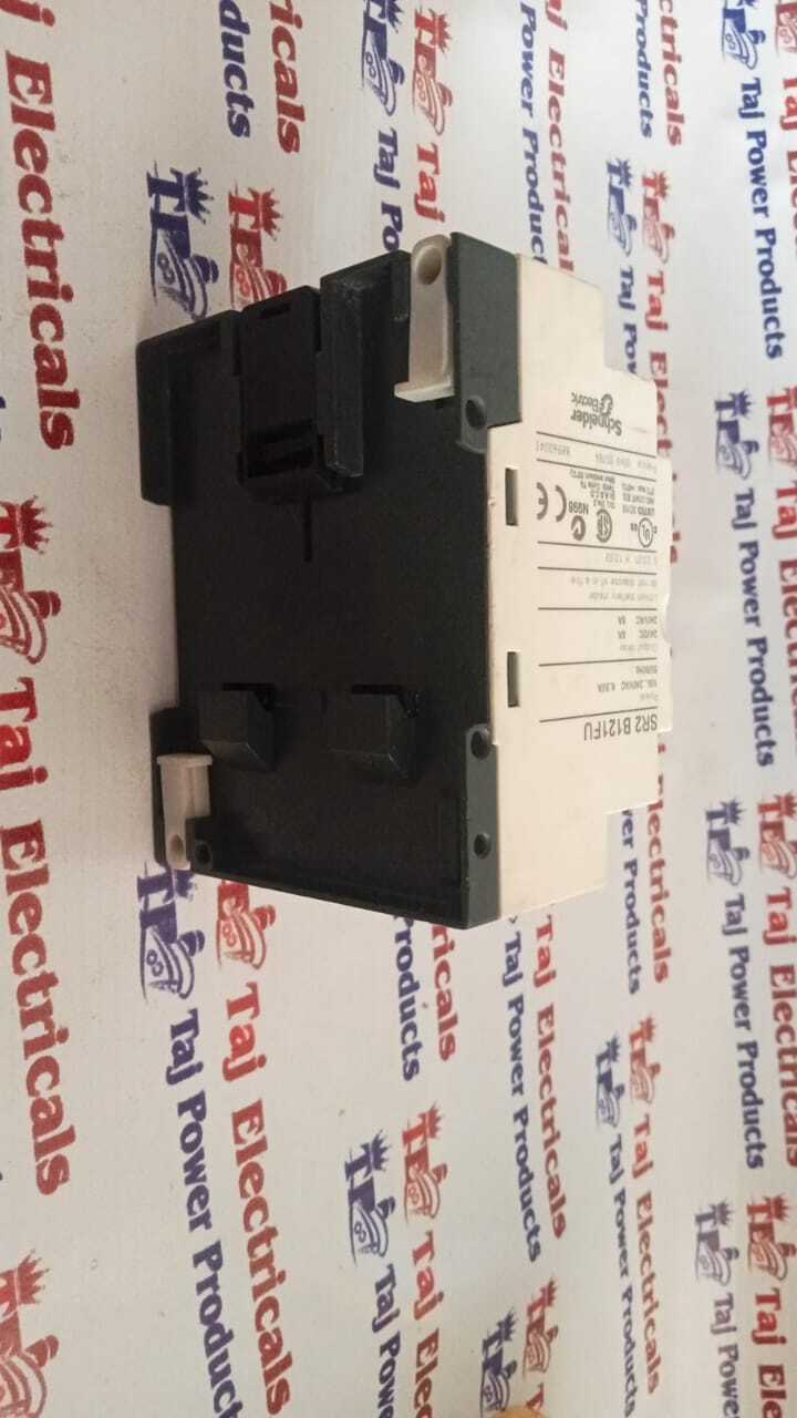 Schneider Sr2 B121fu Plc - Plastic And Metal Housing, 12 Io, 100-240v Ac, Rs-485 Serial Port | Expandable, User Programmable, Real-time Clock