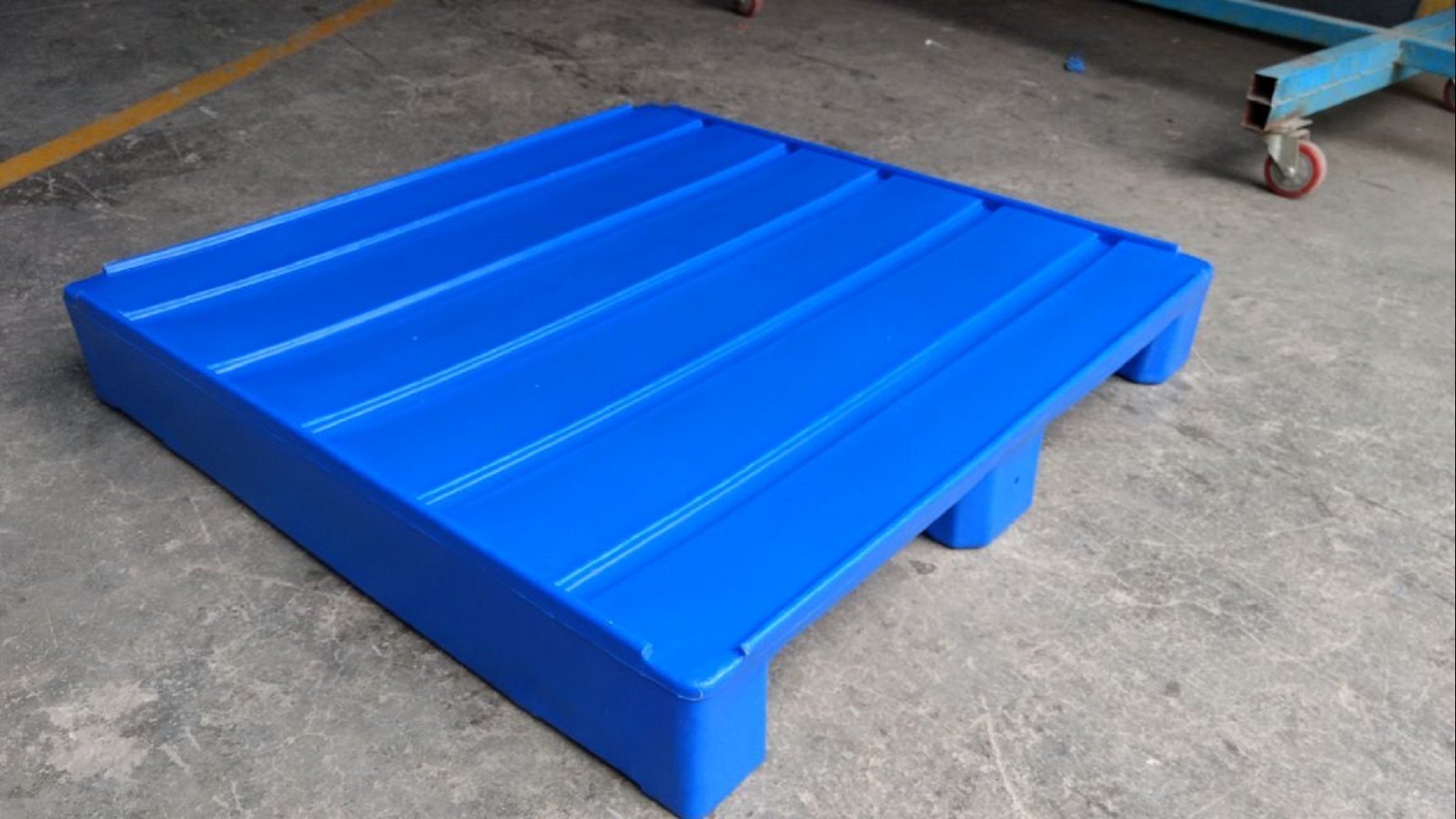 Anti Skid Plastic Pallets - Lldpe, Single Faced Design, Blue Color | Durable, 2-way Entry, Light-duty Load, Termite & Fungus Proof, Rust Free, All-weather, Long-lasting
