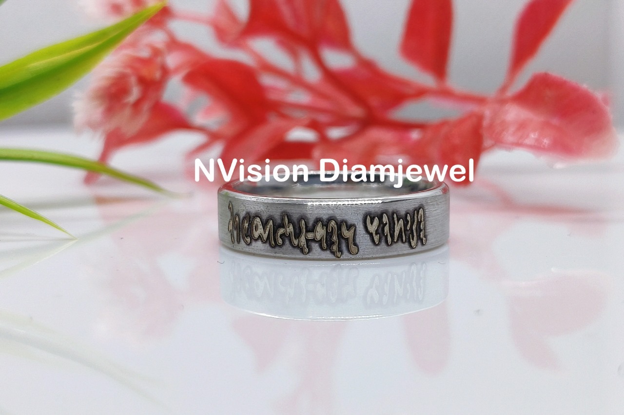 Platinum P95 / White Gold Gurudev Aashirwad Vachan Inscripted Diamond Ring Excellent