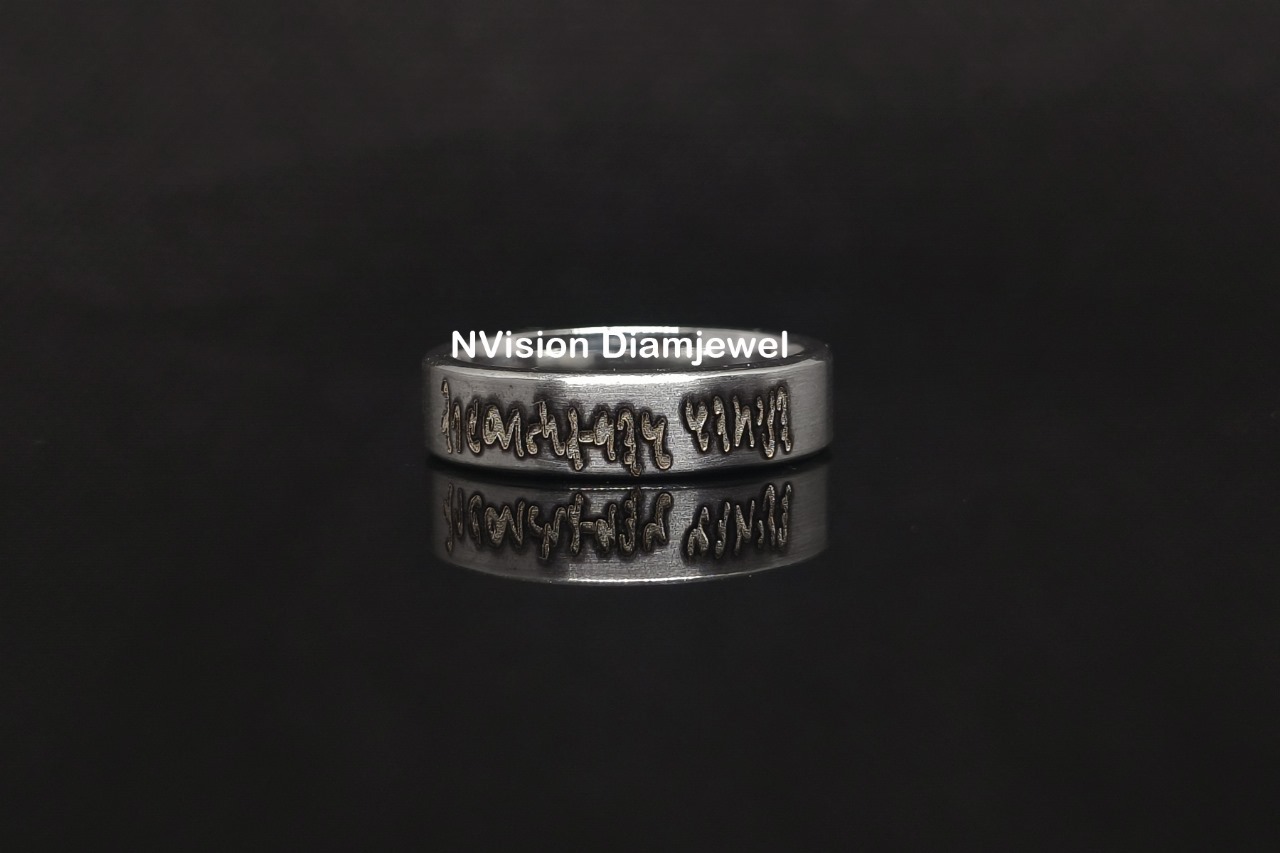 Platinum P95 / White Gold Gurudev Aashirwad Vachan Inscripted Diamond Ring Excellent
