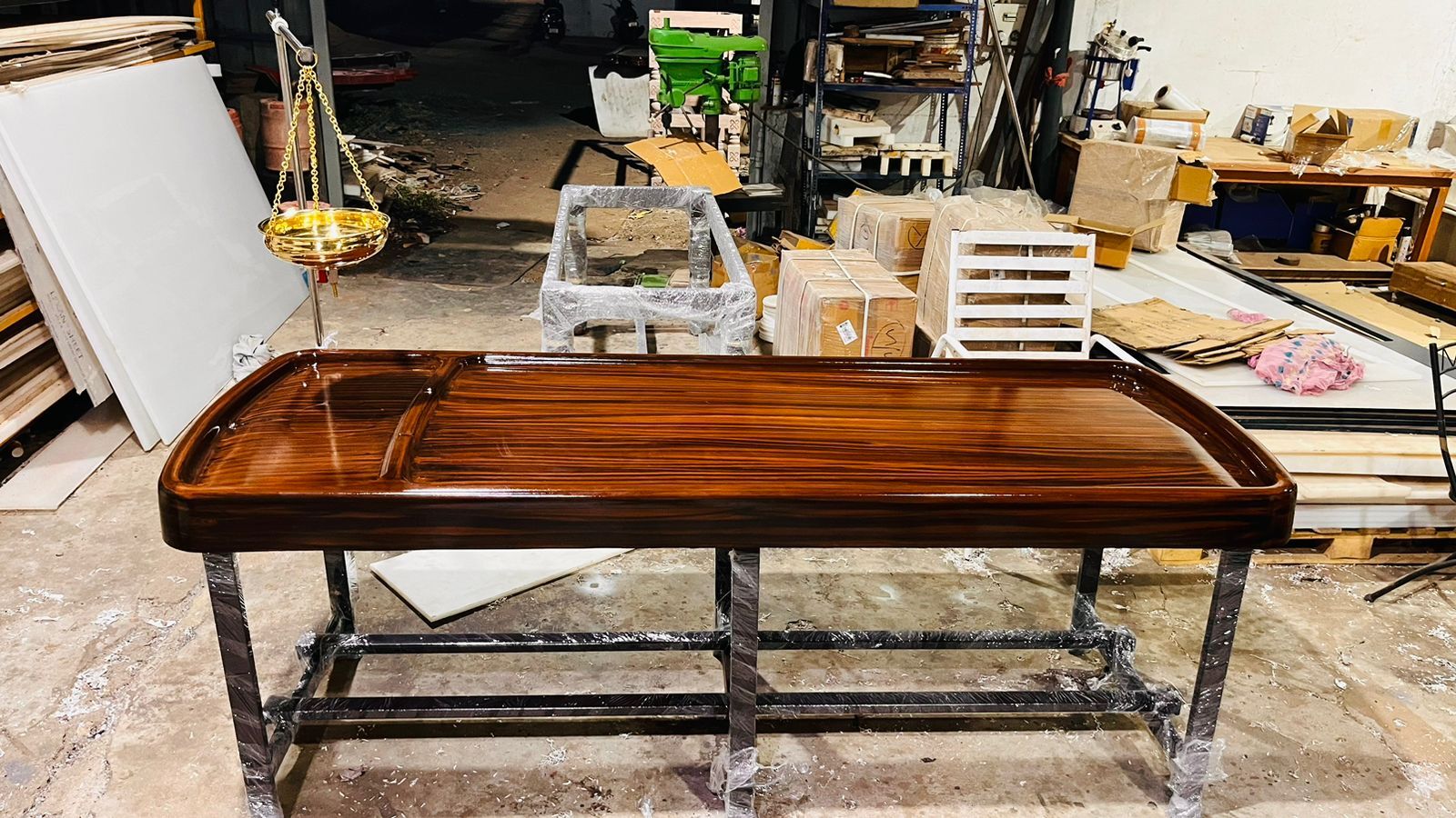 Frp Massage Table With Steel Stand (Gbi-ms02) - Color: Brown Wooden Paint