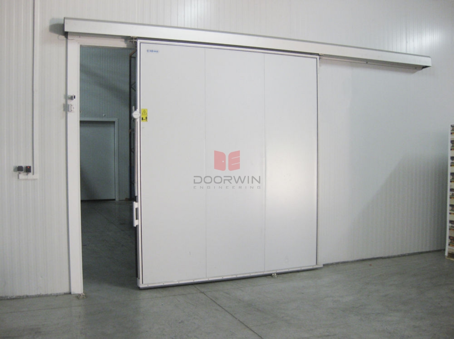 Automatic Sliding Glass Door - Customized Thickness, As Per Requirement Size | Industrial Use, Durable Glass Material, Versatile Surface Finishing