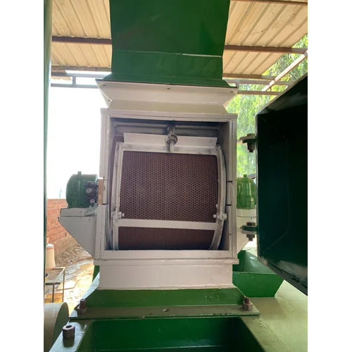 Maize Grinding Hammer Mill Plant - Automatic Grade: Semi-automatic