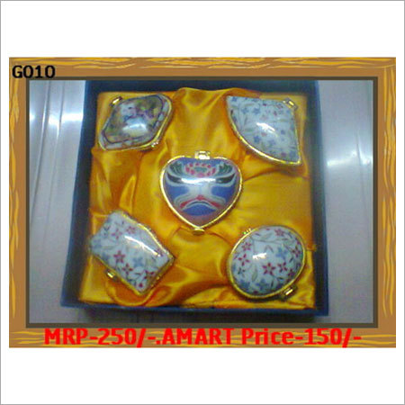 एलिगेंट गिफ्ट आइटम