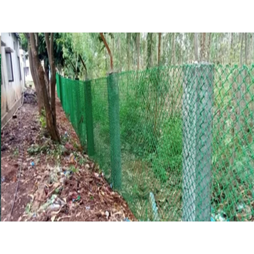 Pvc Coated Chain Link Mesh Fencing - Iron 3 Mm Thickness, 50 Feet Length, Green Color, Diamond Hole Shape | Applications: Sports Fields, Industrial Use, Custom Sizes Available
