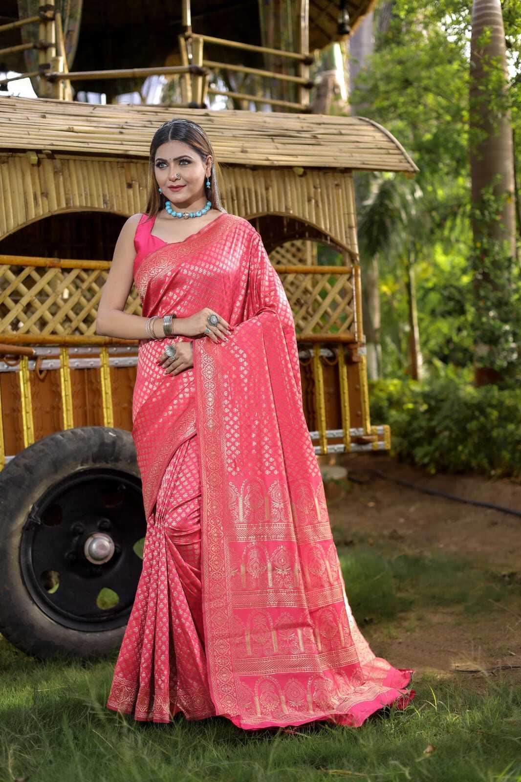 Zari Work Saree - Premium Silk Fabric, Elegant Traditional Design , Intricate Embroidery Details